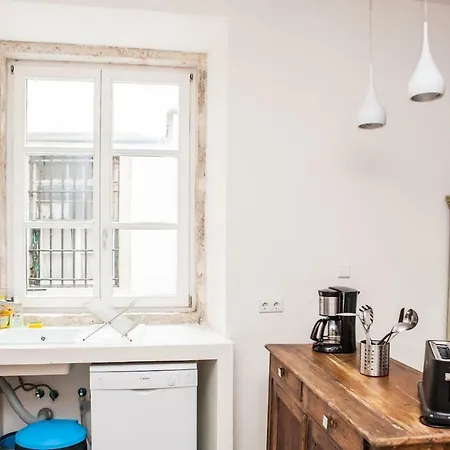 Alfama Chic 3 Apartment *