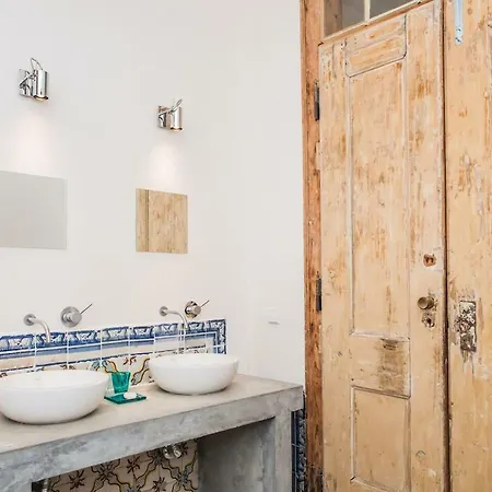 Alfama Chic 3 Apartment *