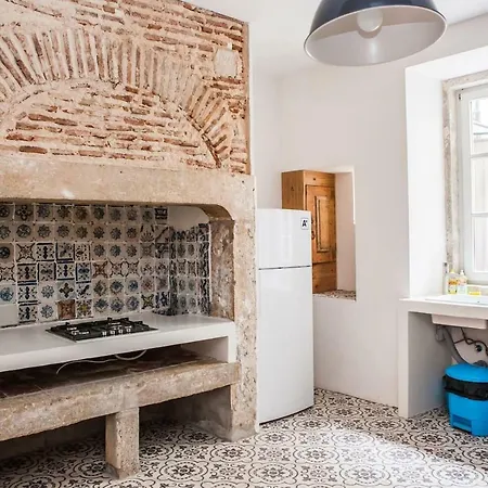 Alfama Chic 3 Apartment